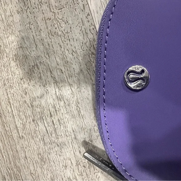 Lululemon Dual Pouch Wristlet True Navy Atomic Purple NWT - Picture 3 of 4